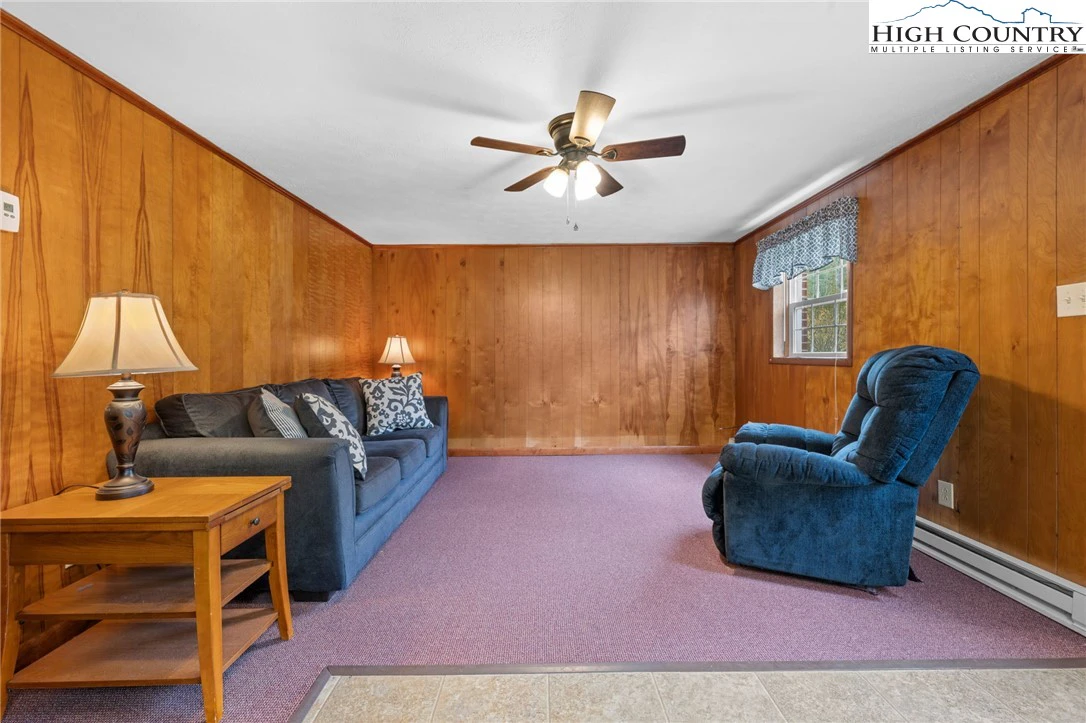 Image number 19 for the current listing
