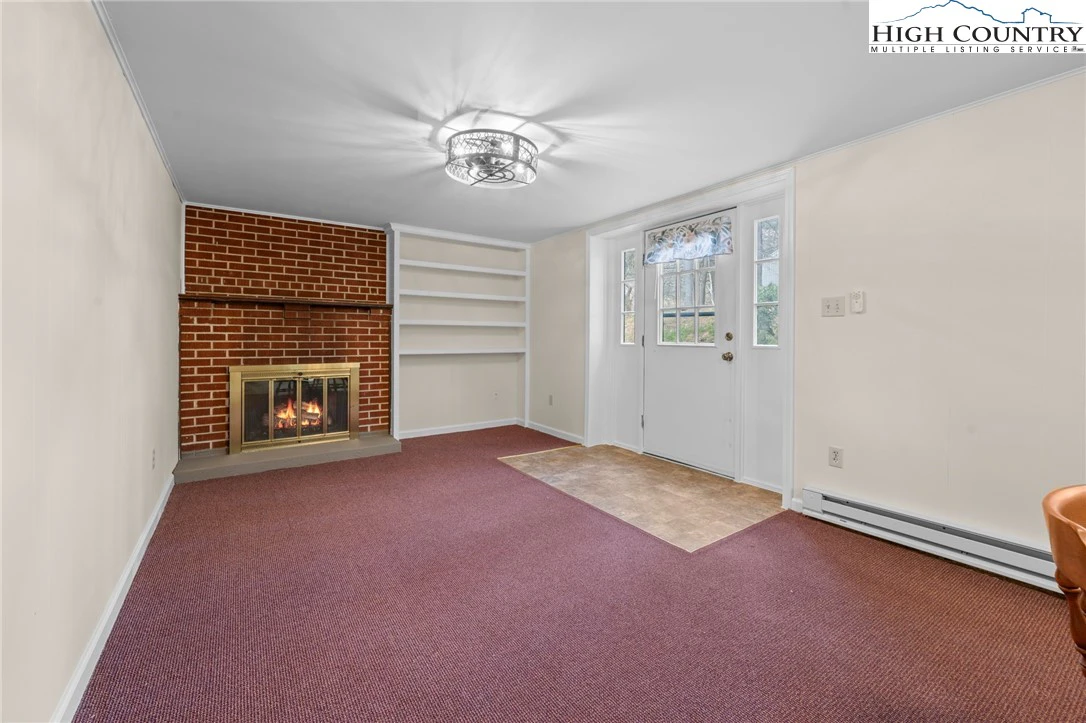 Image number 2 for the current listing