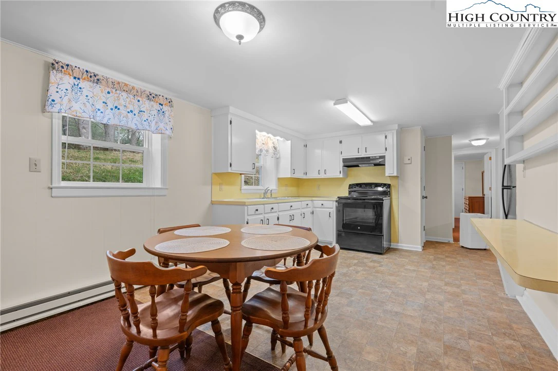 Image number 13 for the current listing