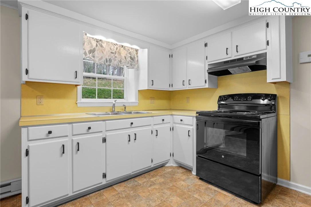 Image number 11 for the current listing