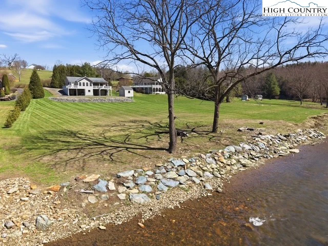 Image number 1 for the current listing