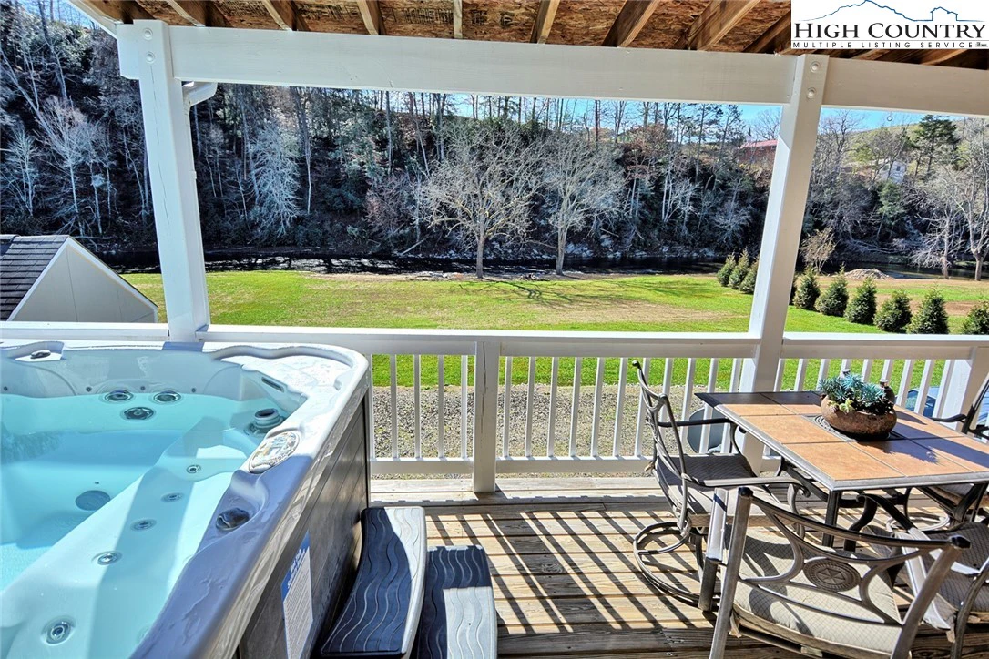 Image number 7 for the current listing