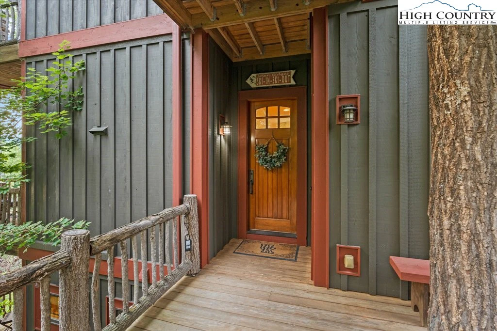 Image number 10 for the current listing