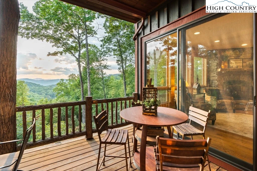 Image number 15 for the current listing