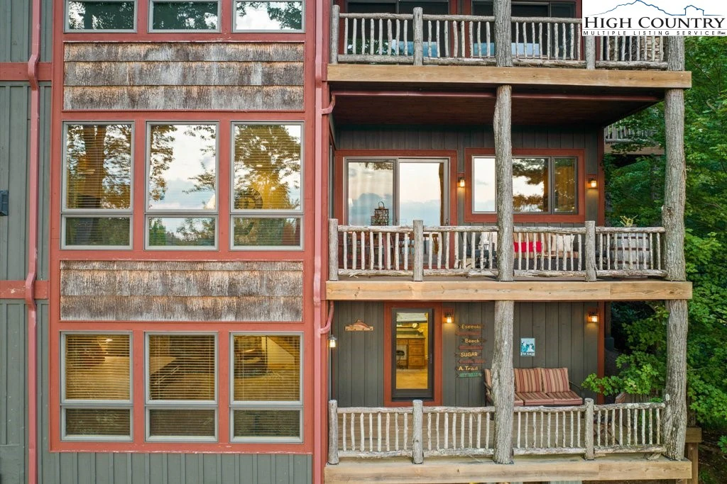 Image number 9 for the current listing