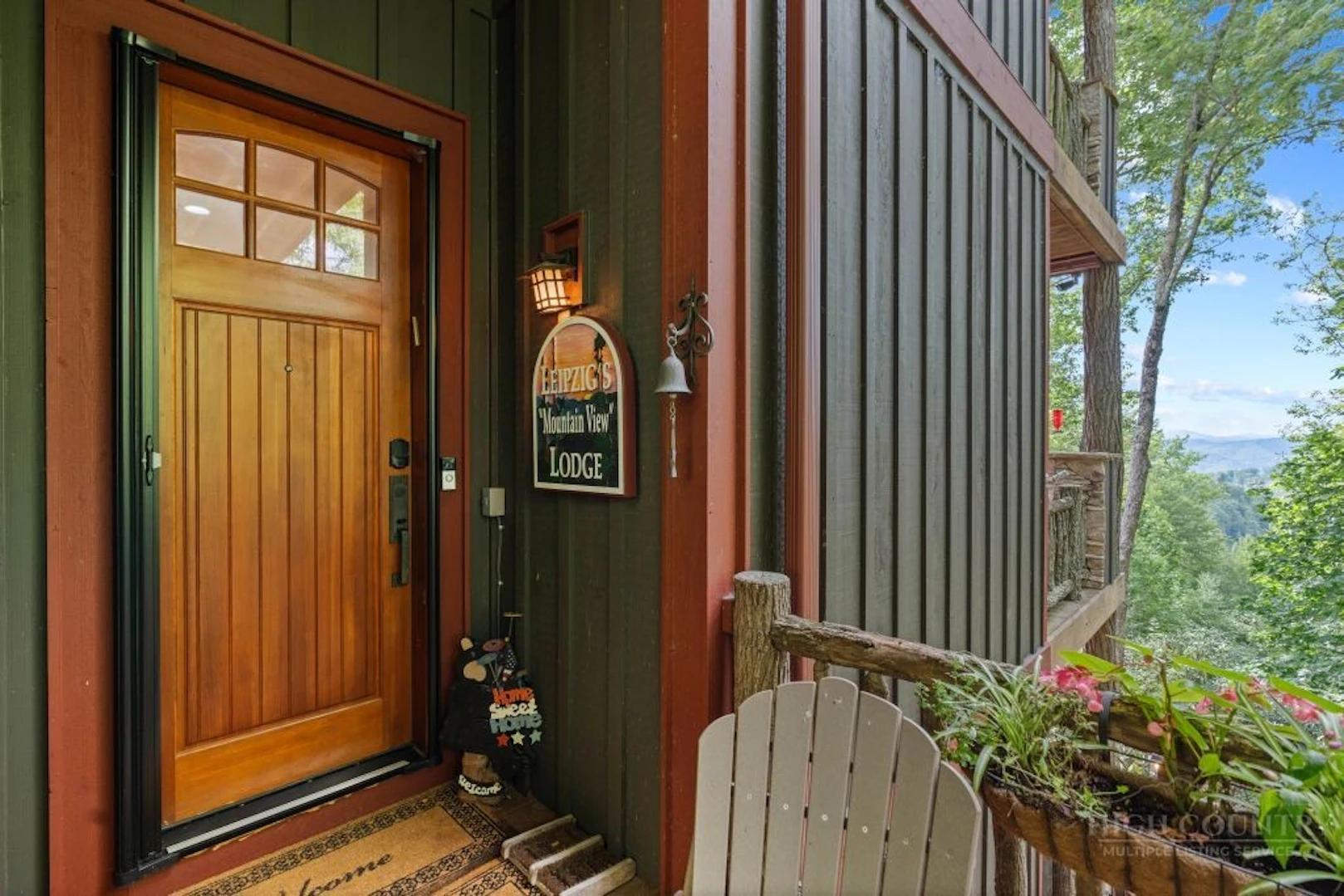 Image number 1 for the current listing