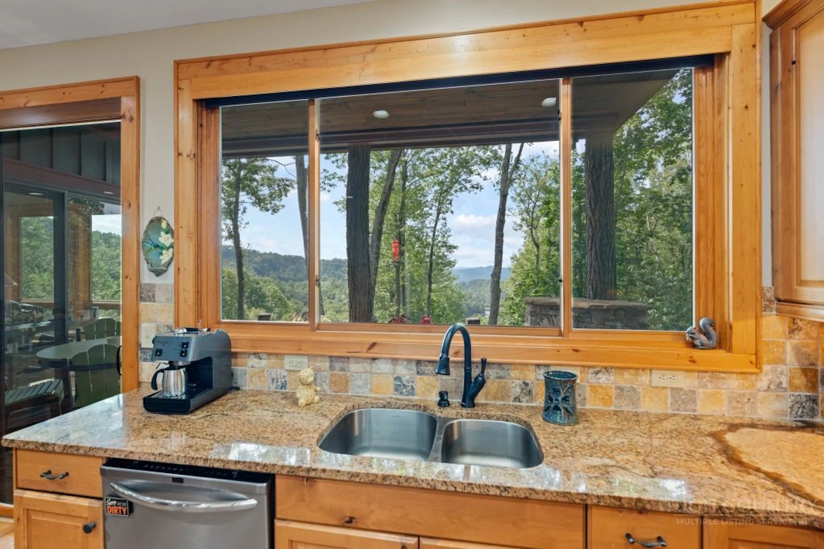 Image number 7 for the current listing