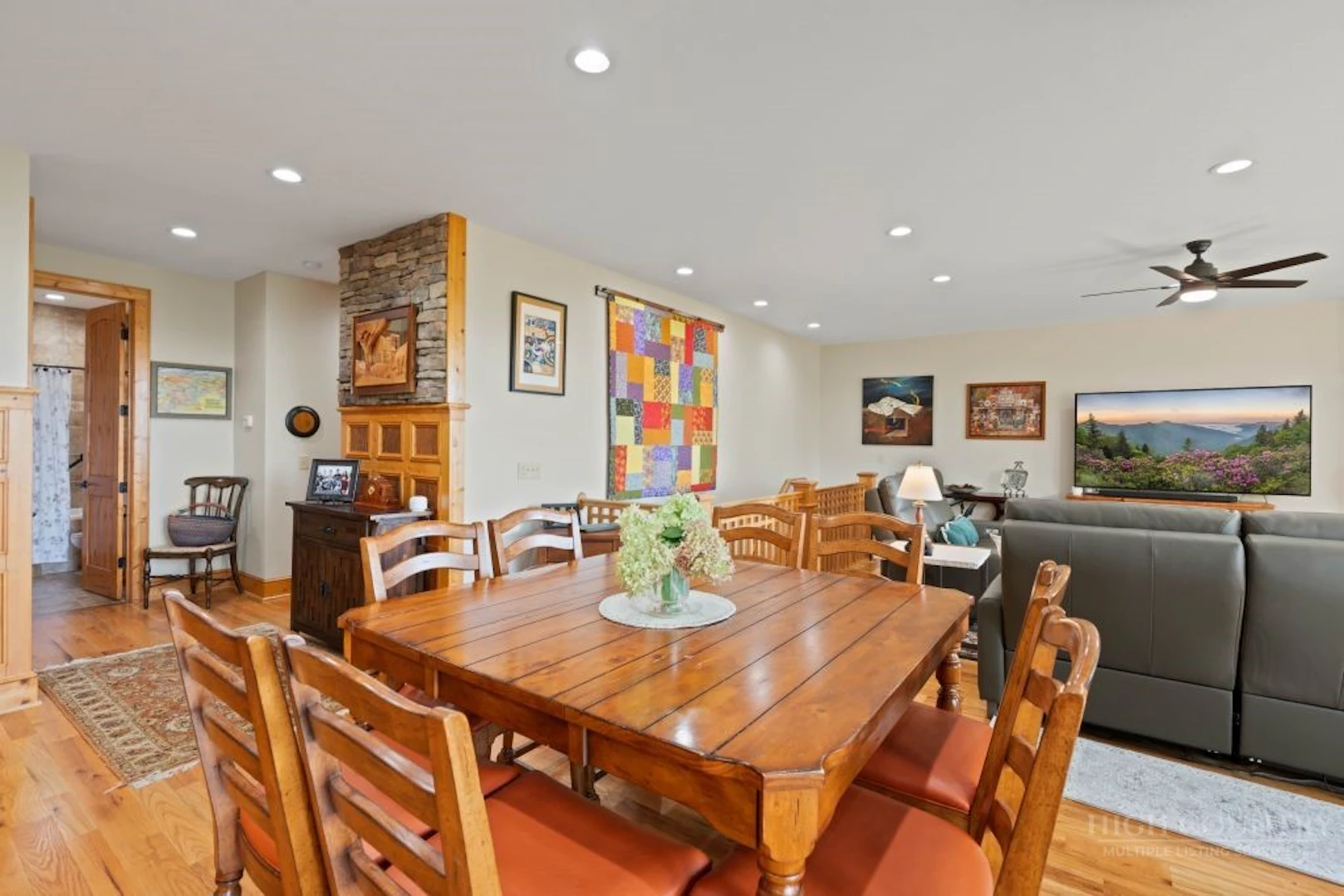 Image number 11 for the current listing
