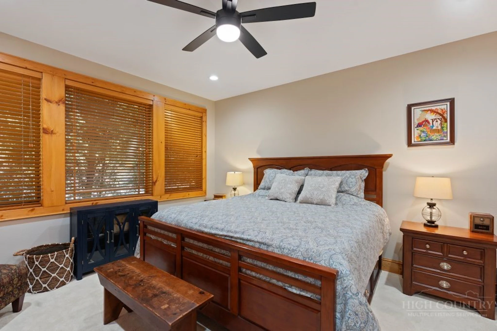 Image number 18 for the current listing