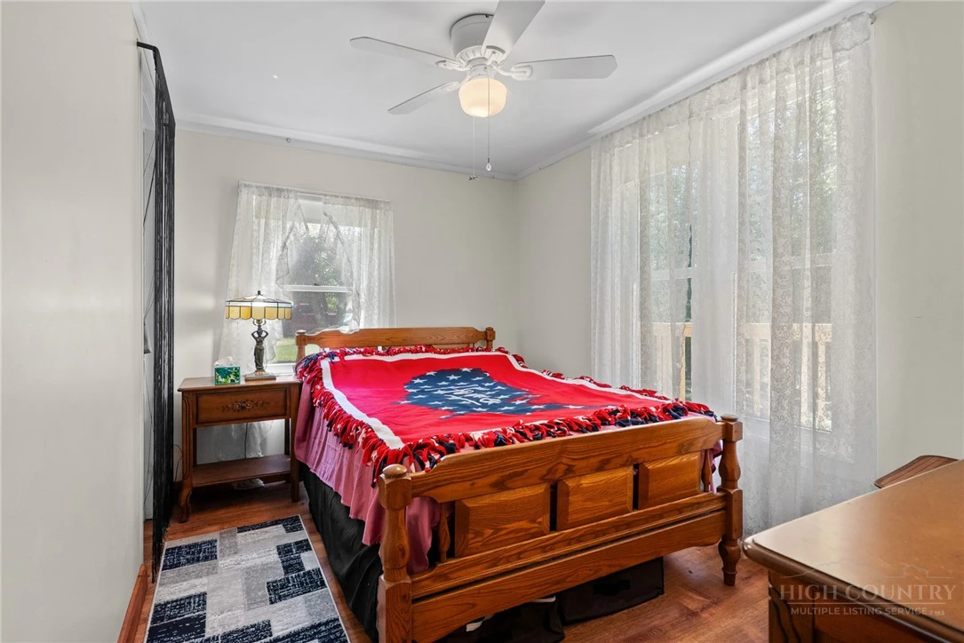 Image number 12 for the current listing