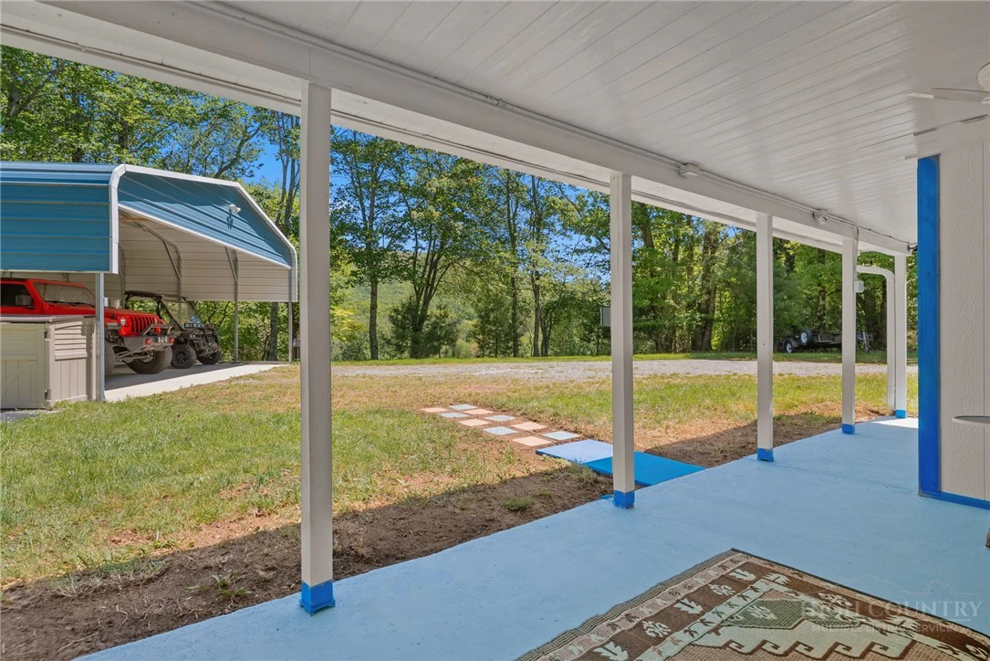 Image number 4 for the current listing