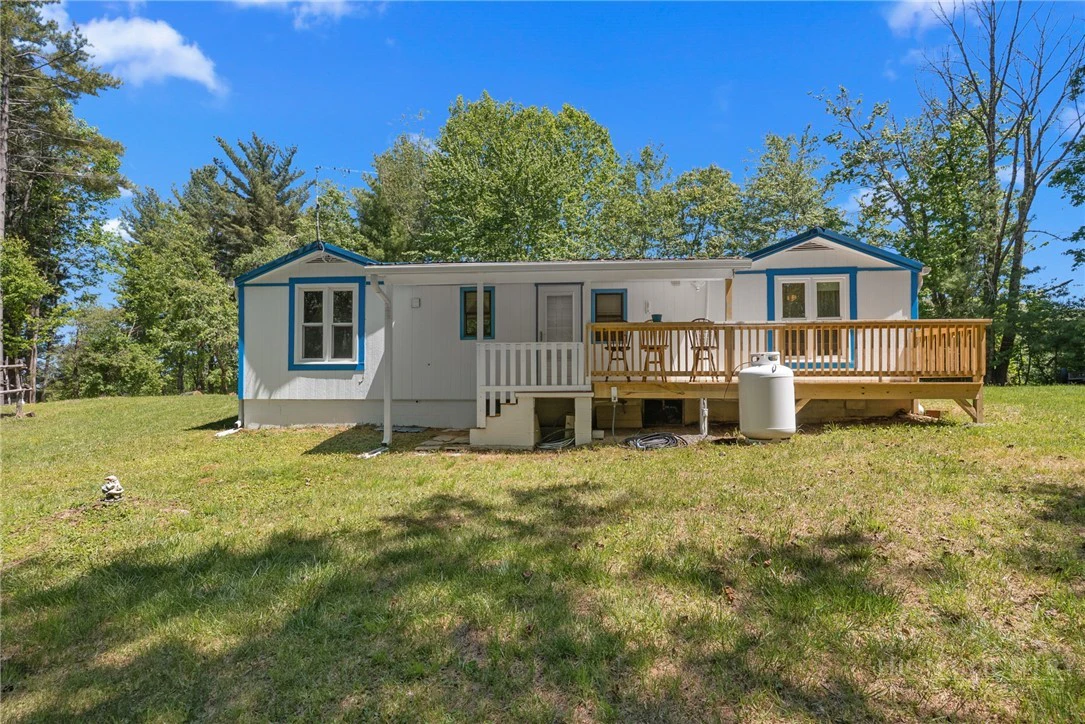 Image number 17 for the current listing
