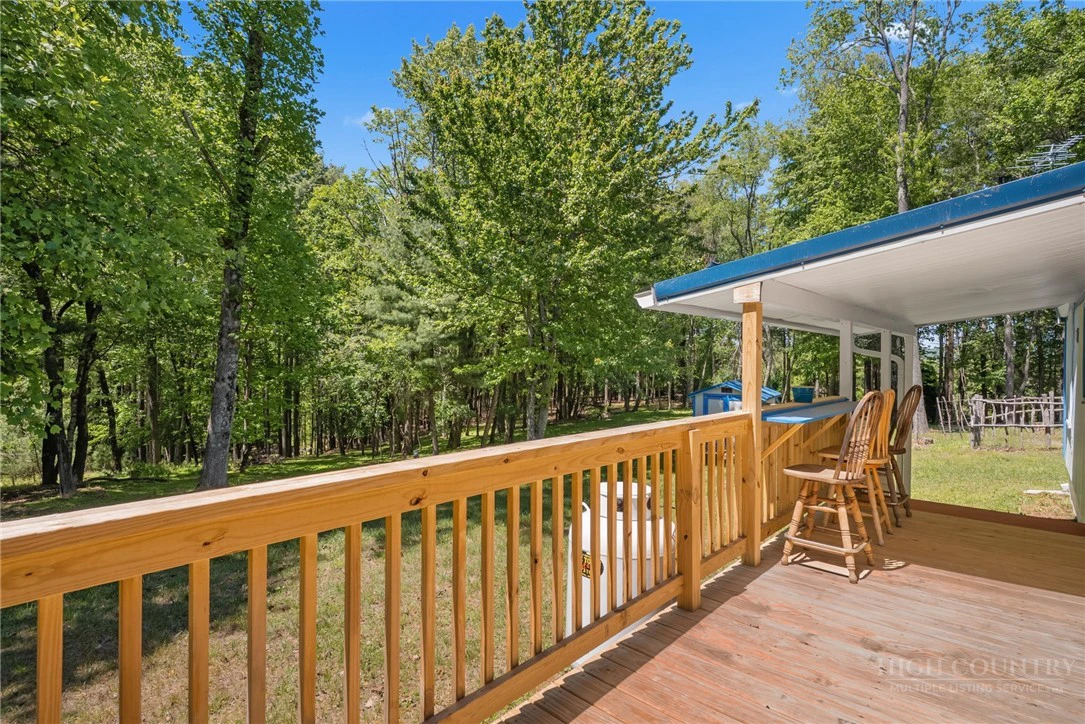 Image number 19 for the current listing