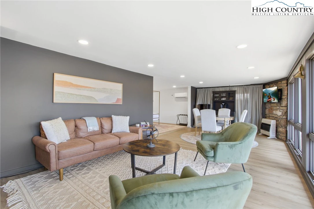 Image number 6 for the current listing