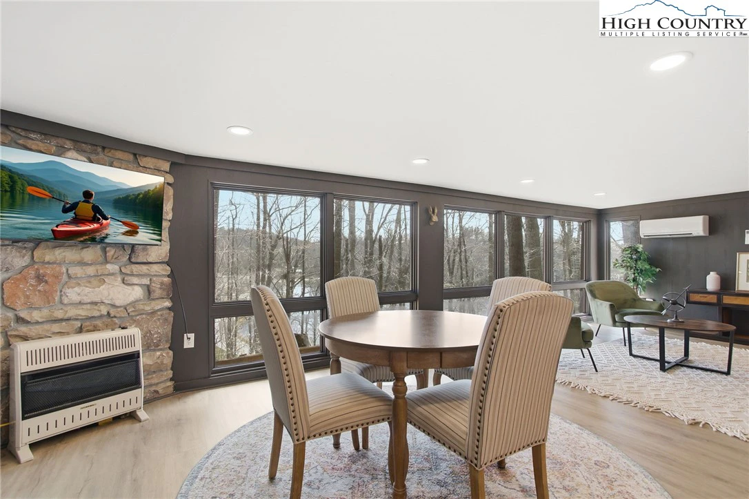 Image number 10 for the current listing