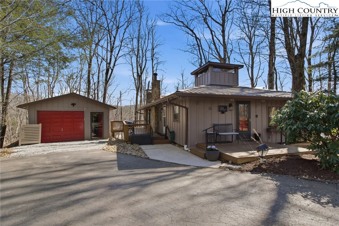 Image number 1 for the current listing