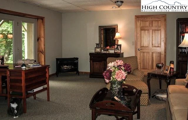 Image number 12 for the current listing