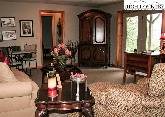 Image number 11 for the current listing