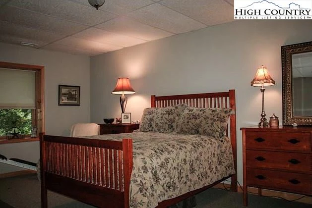 Image number 10 for the current listing