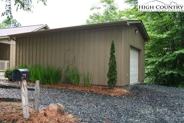 Image number 6 for the current listing