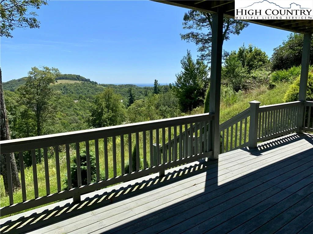 Image number 19 for the current listing