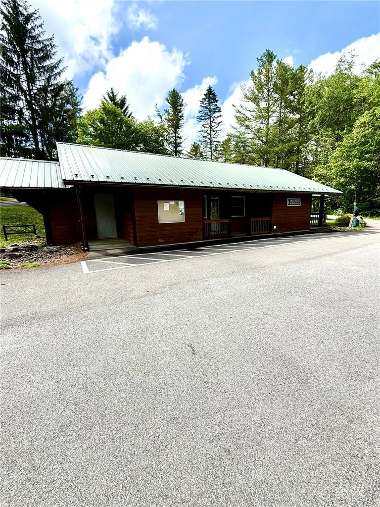 Image number 15 for the current listing