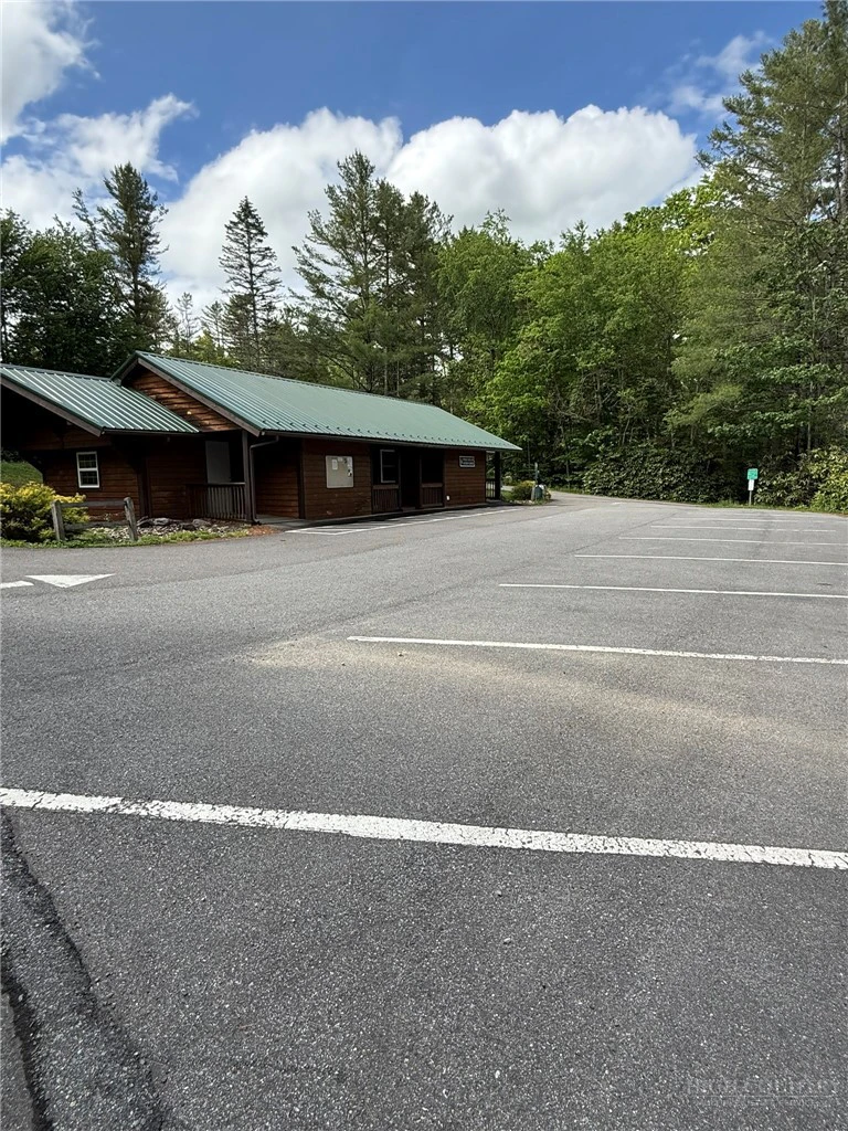 Image number 16 for the current listing