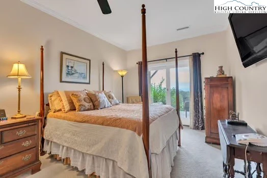 Image number 5 for the current listing