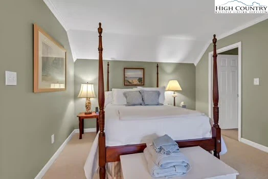 Image number 6 for the current listing