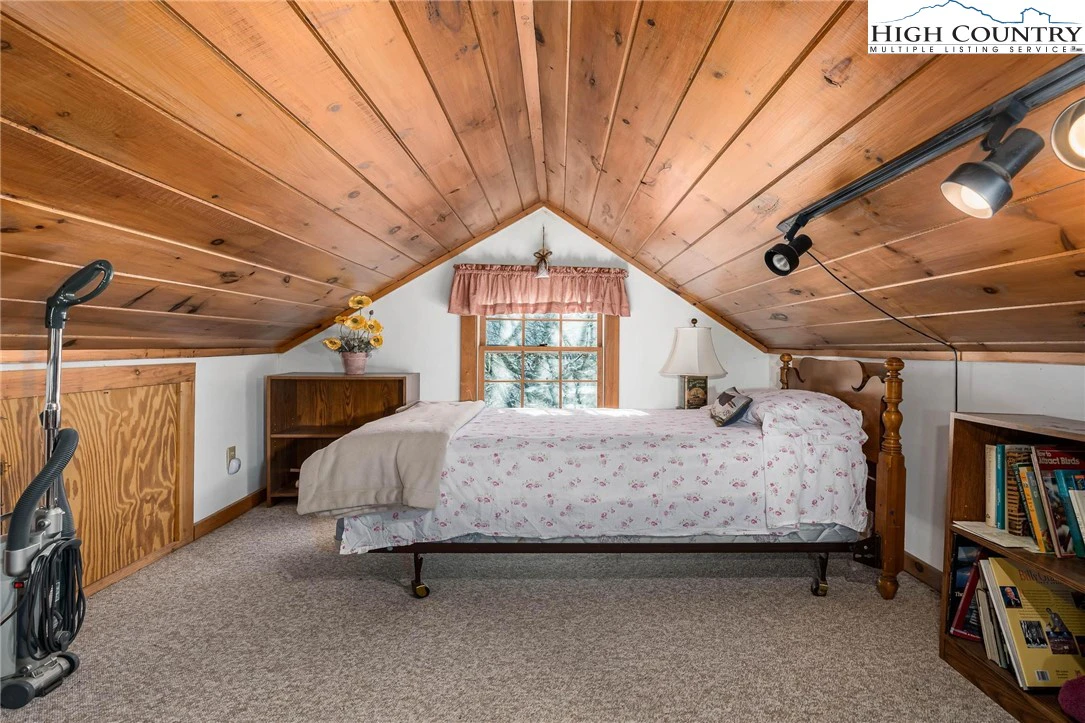 Image number 4 for the current listing