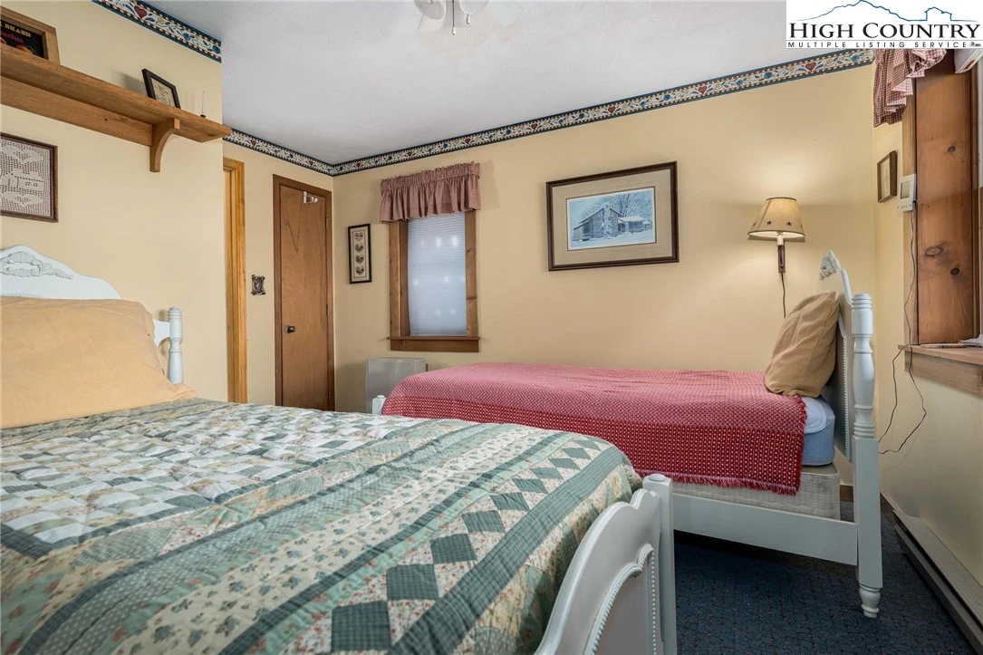 Image number 6 for the current listing