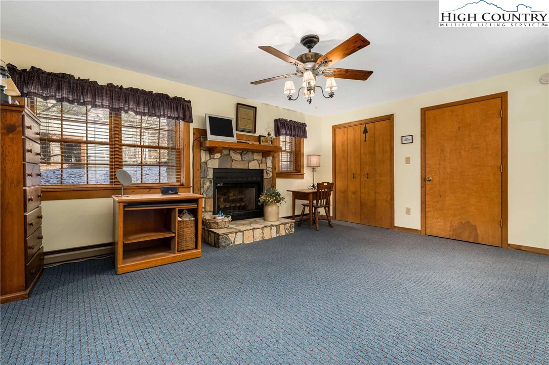 Image number 10 for the current listing