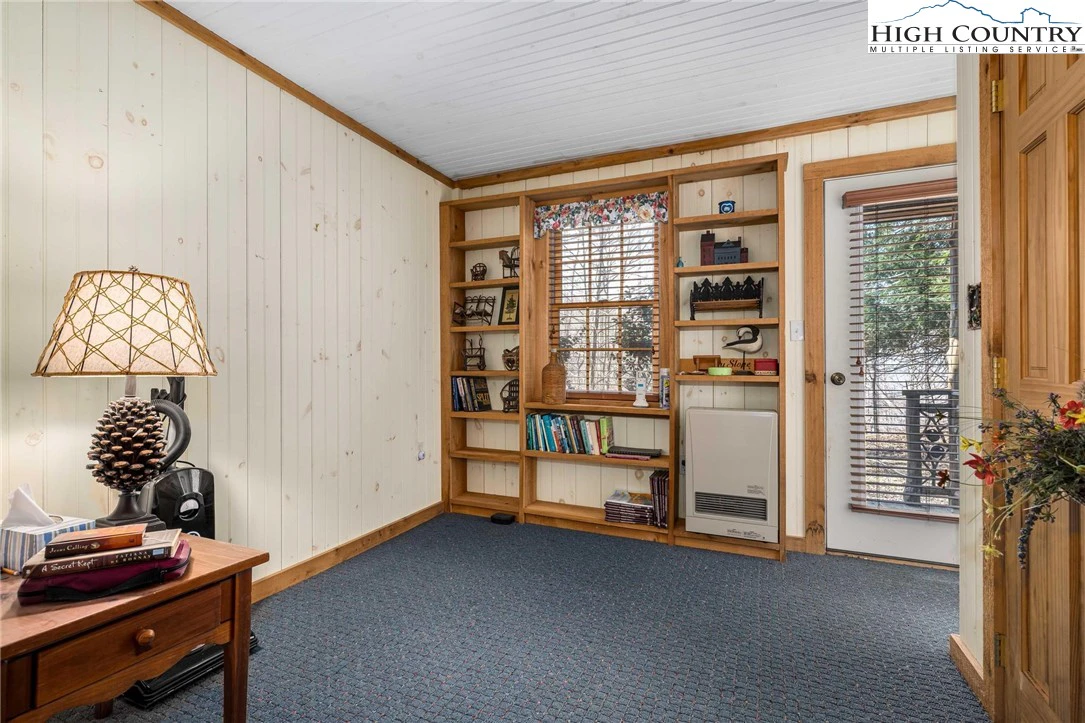 Image number 12 for the current listing