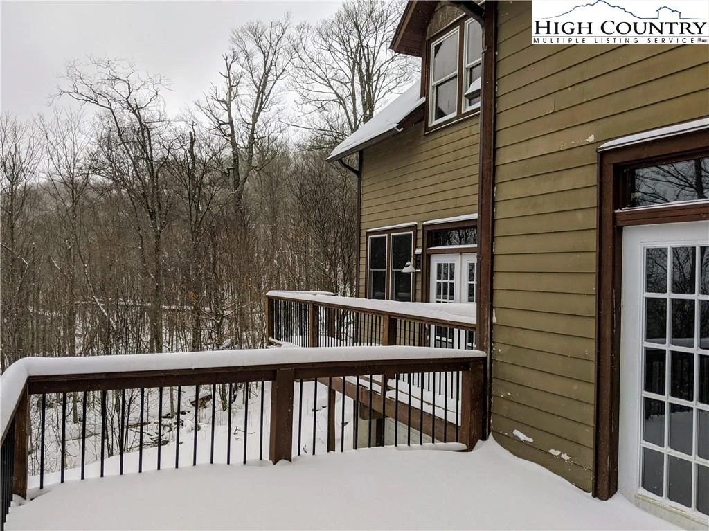 Image number 20 for the current listing