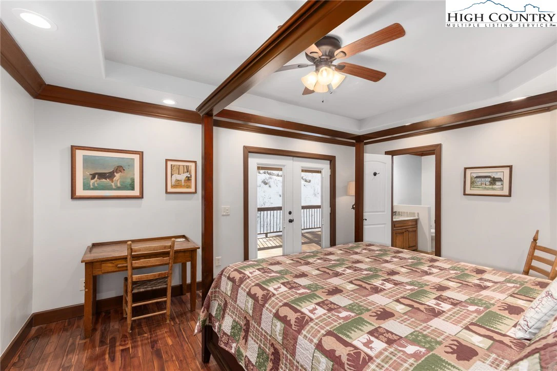 Image number 3 for the current listing