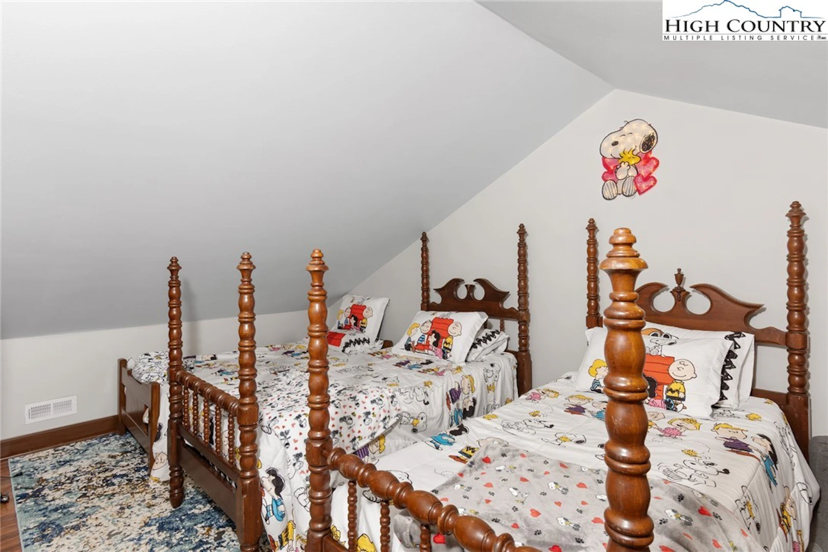 Image number 11 for the current listing