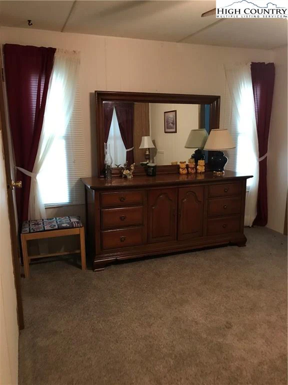 Image number 5 for the current listing
