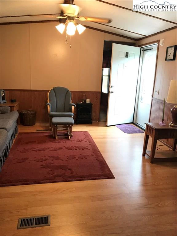 Image number 10 for the current listing