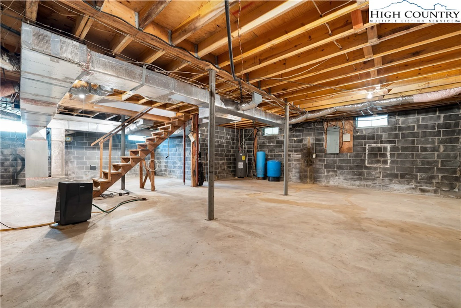 Image number 9 for the current listing