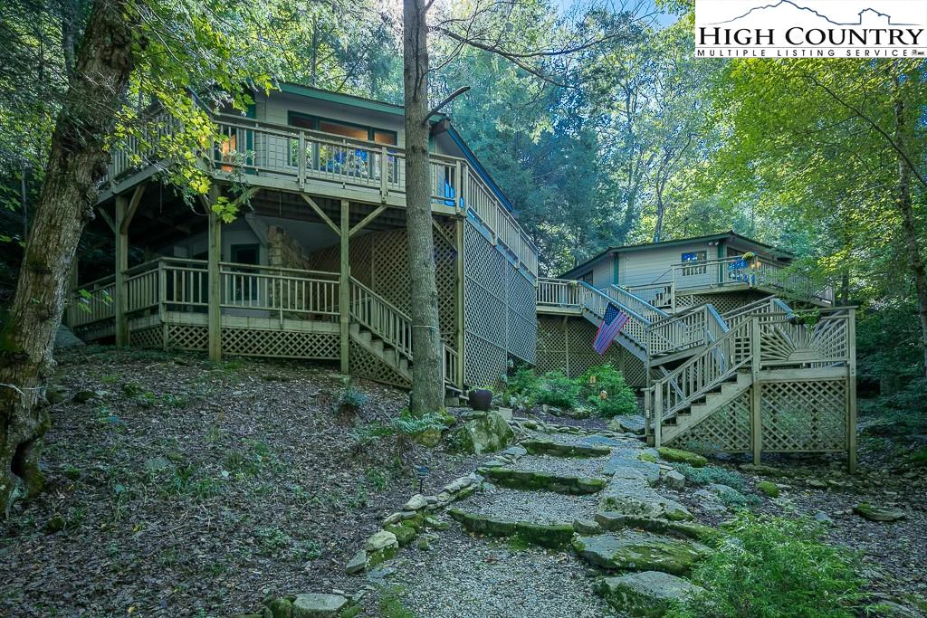 Image number 1 for the current listing