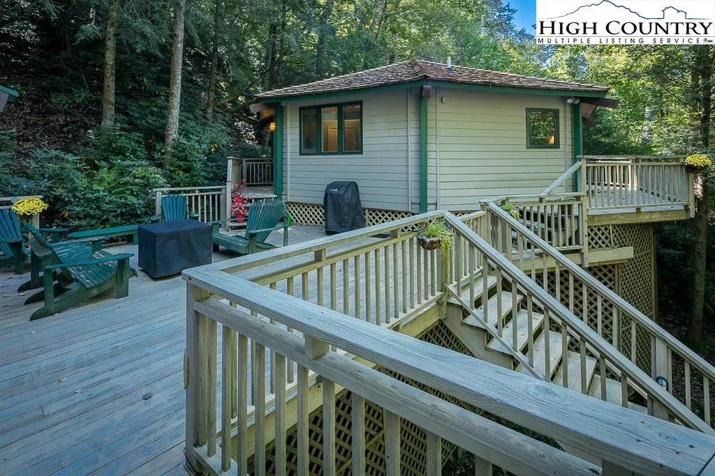 Image number 17 for the current listing