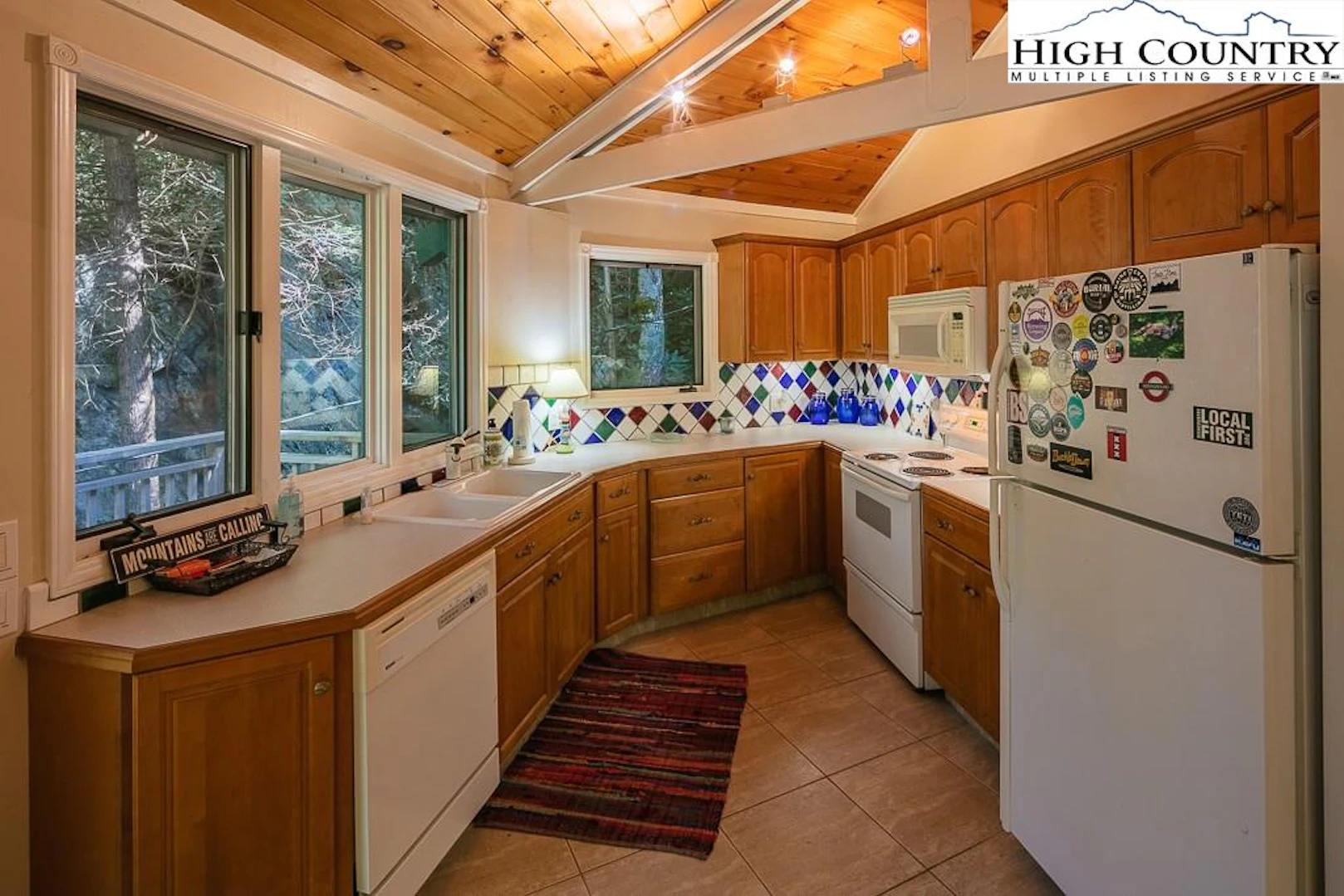 Image number 15 for the current listing