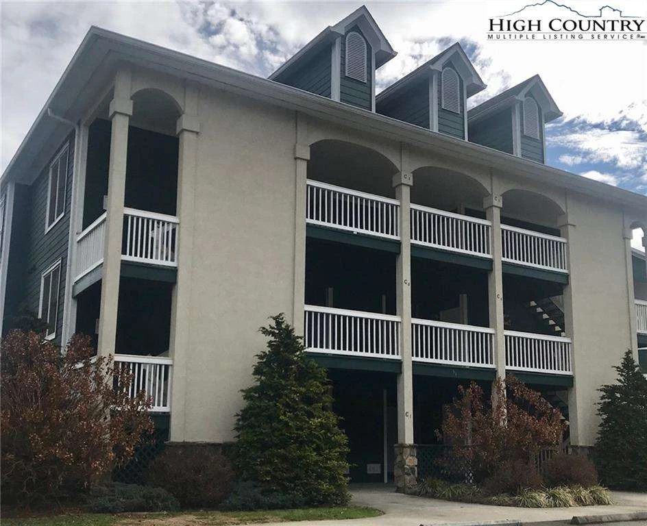 Image number 1 for the current listing