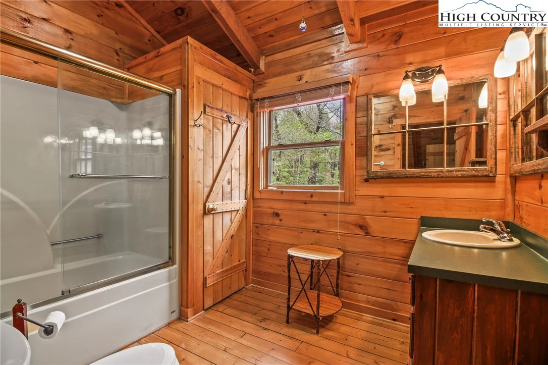 Image number 5 for the current listing