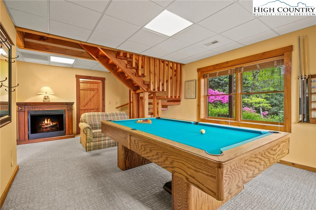 Image number 9 for the current listing