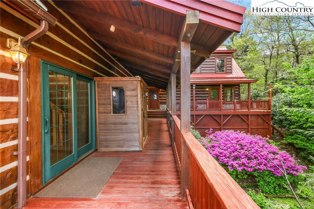 Image number 16 for the current listing