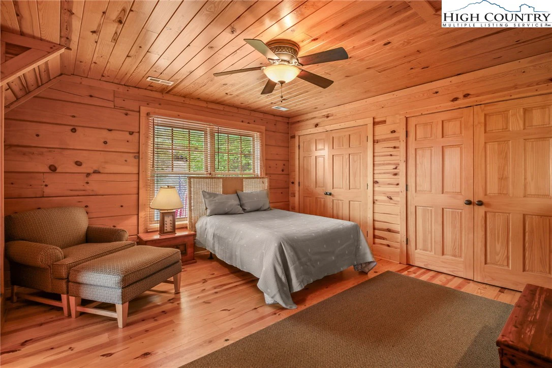 Image number 21 for the current listing