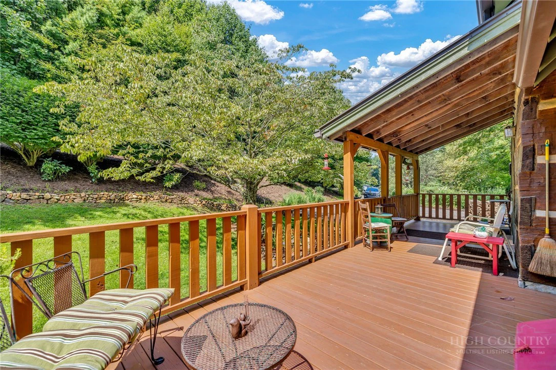 Image number 15 for the current listing