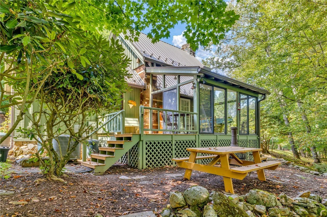Image number 8 for the current listing