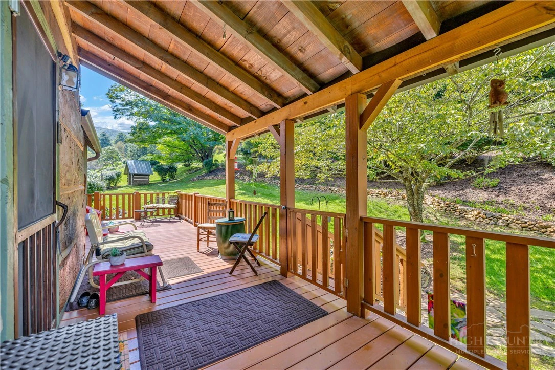 Image number 14 for the current listing
